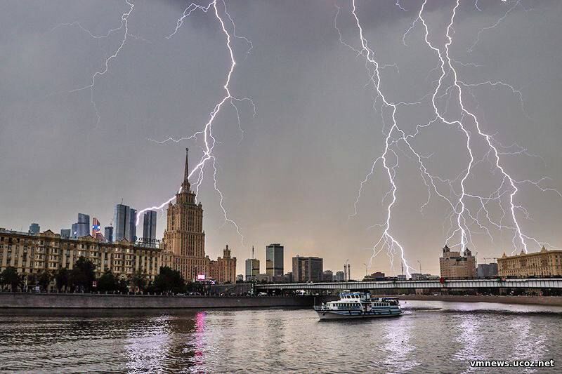 МЧС: В Москве сегодня ожидаются гроза, град и сильный ливень