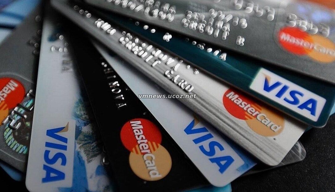 «Кончилась эпоха»: Карты Visa и Mastercard уйдут из оборота в России к концу 2027 года