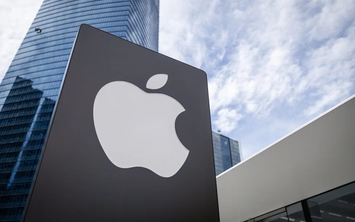 Минцифры обсуждает приостановку оплаты сервисов Apple с мобильного счёта