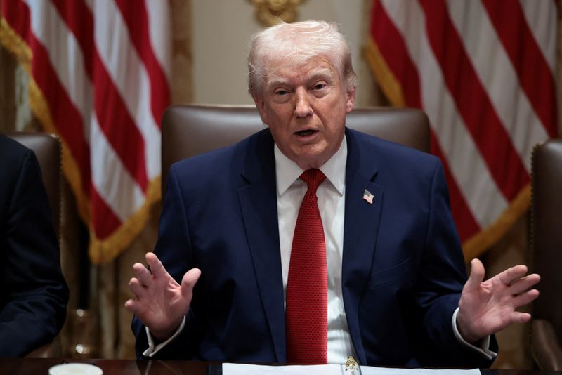 Трамп продлил на год действие антироссийских санкций