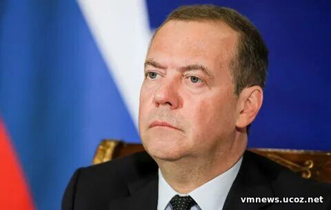 Дмитрий Медведев возглавил работу над учебниками по обществознанию для старших классов